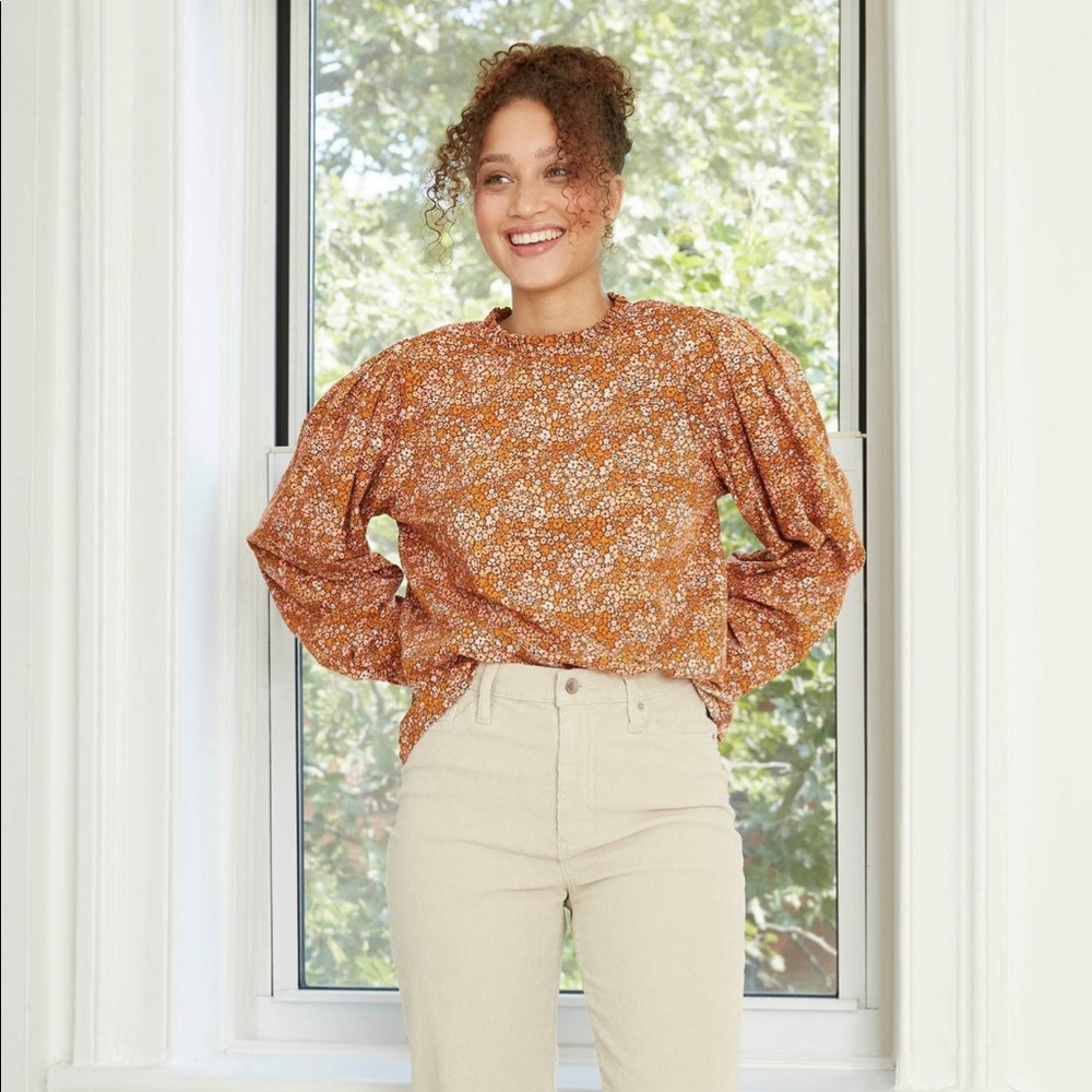 Floral print balloon sleeve top